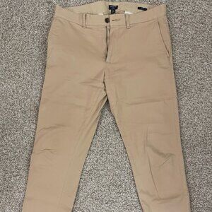 J. Crew Slim-fit flex khaki pant / 31/30 / BRITISH KHAKI